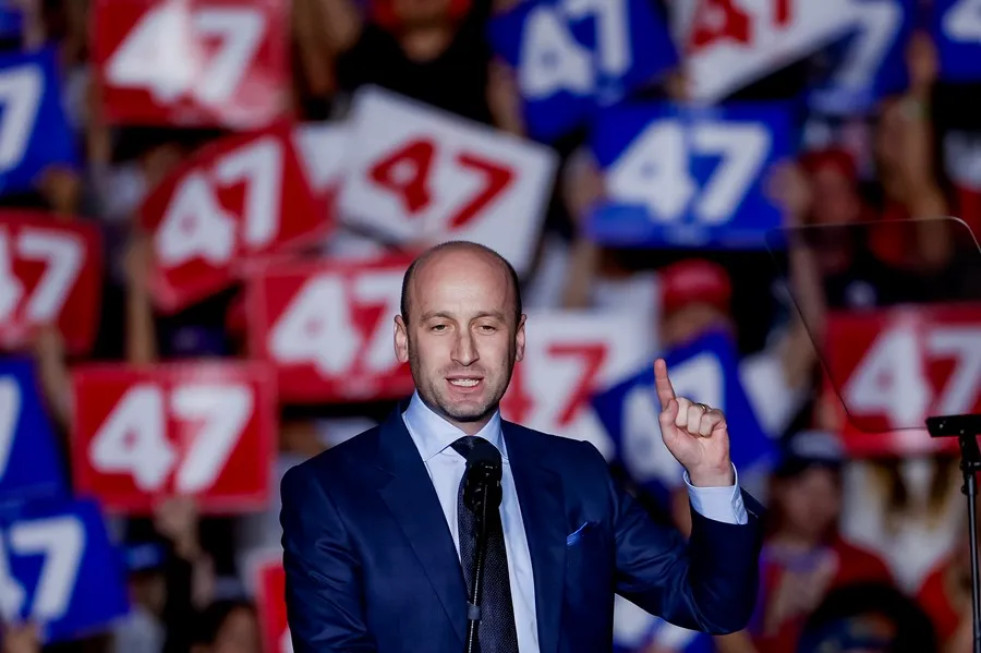 Stephen Miller ahora culpa del tráfico