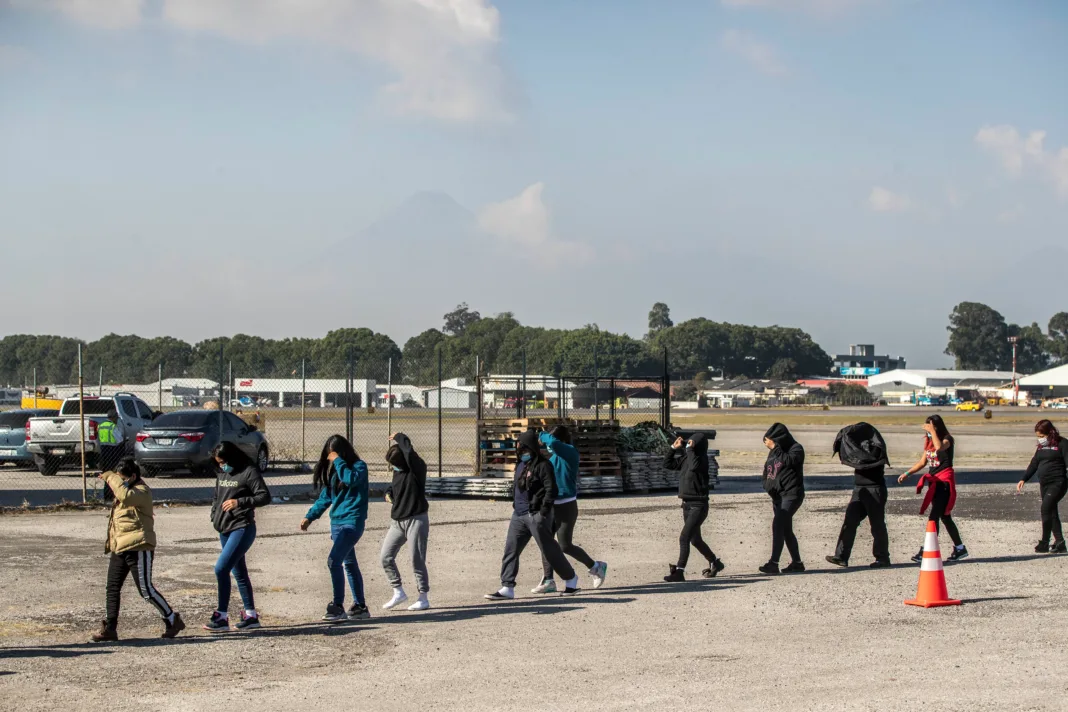 ICE detiene a miles, pero deporta a pocos: estas son las razones
