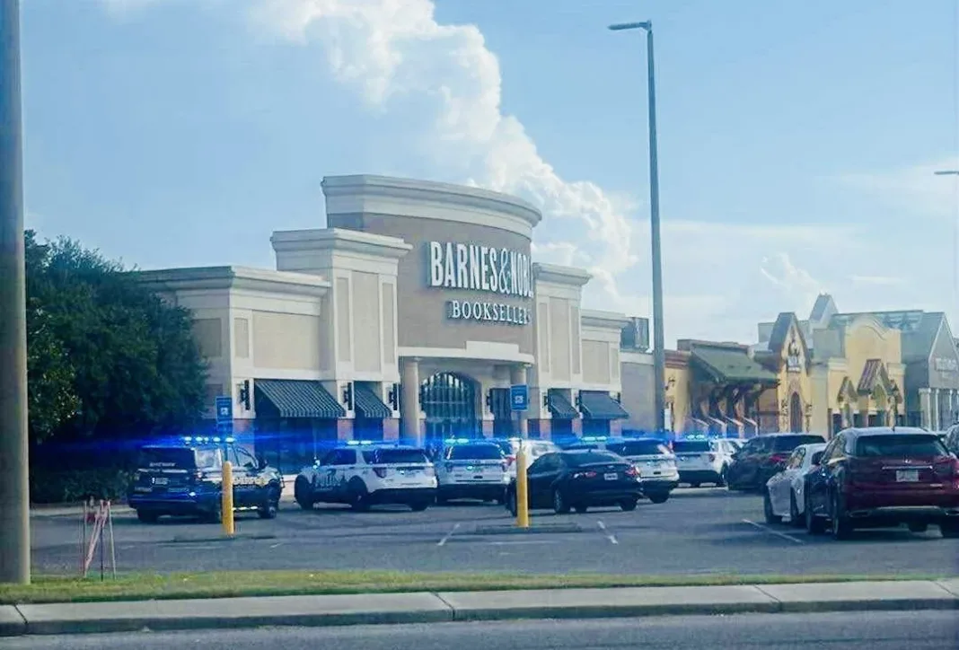 Tiroteo en centro comercial de Georgia deja 5 heridos