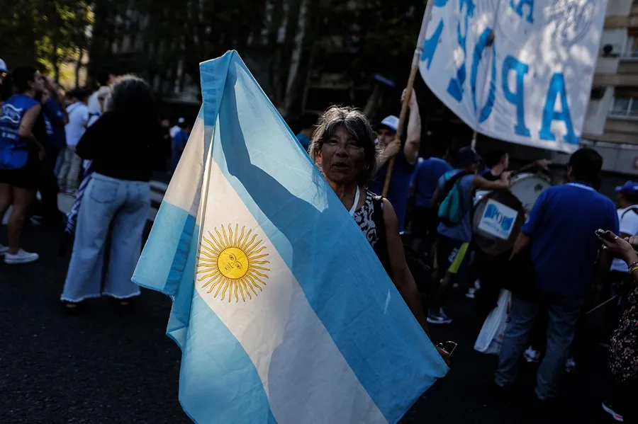 protestan los jubilados en Argentina
