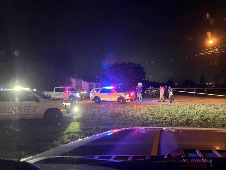 Texas: Disparan a oficial durante ataque a centro de detención de ICE